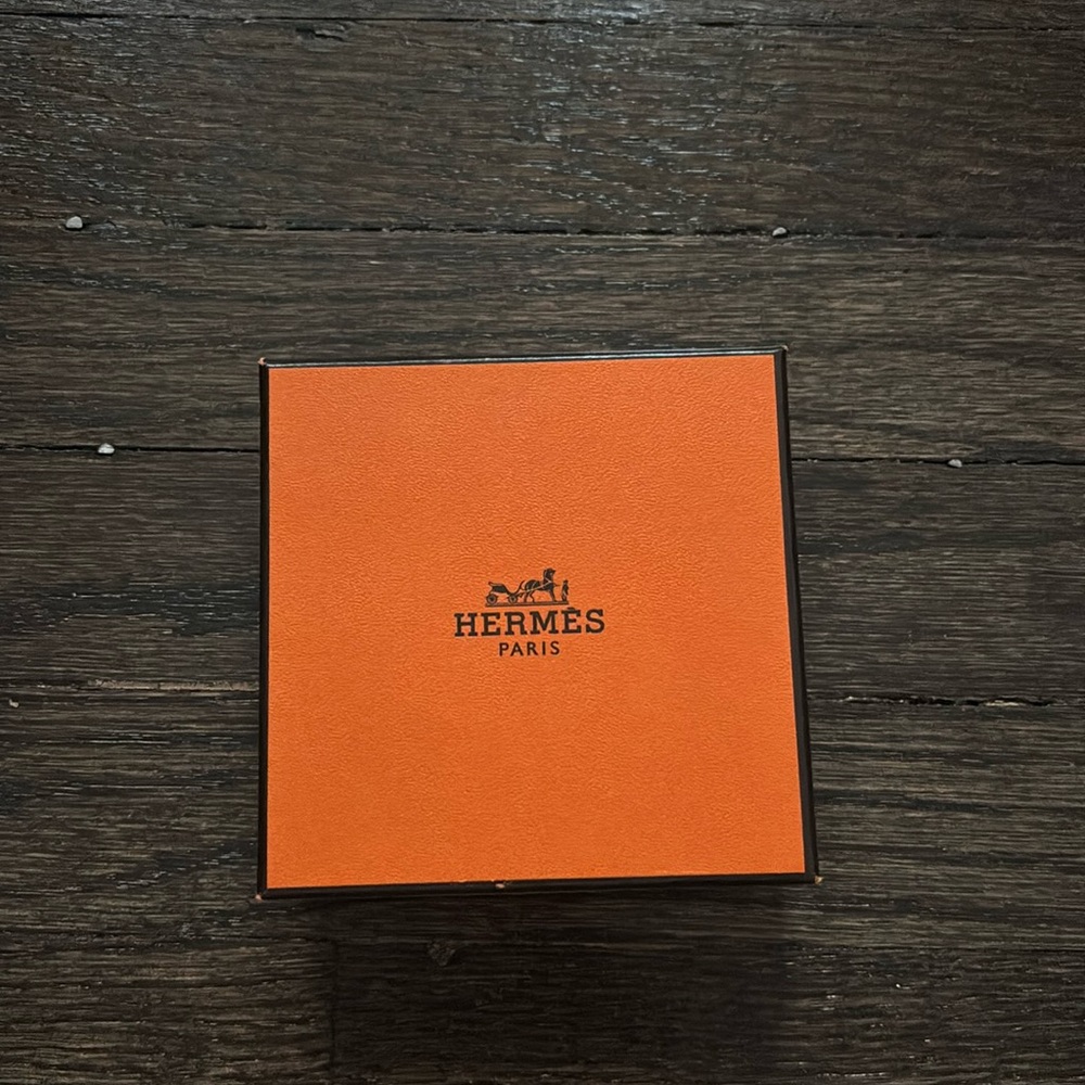 Small Hermes box and pouch
